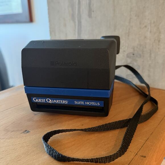 Polaroid Spirit 600 Instant Camera Suites Hotel Guest Quarters UNTESTED - Picture 11 of 11